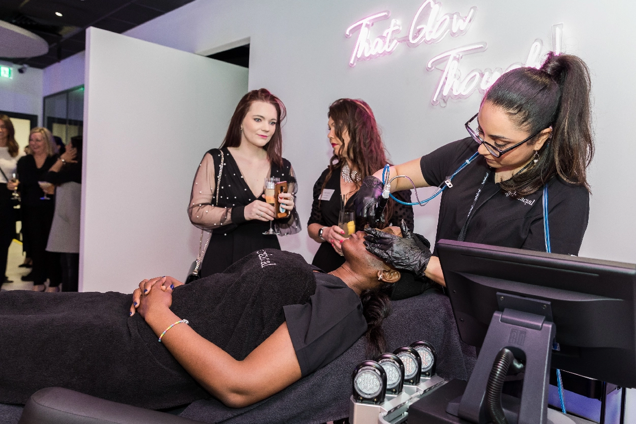 A HydraFacial product demonstration filmed by an event videographer from Medialook